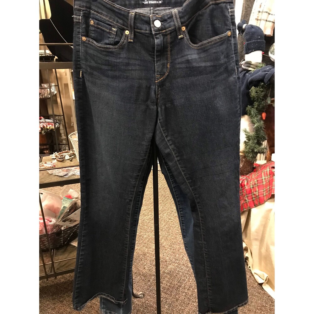 Levis Signature Modern Boot Cut jeans. Size 10 Short - Picture 2 of 5